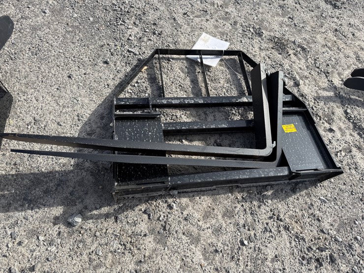 #22765-•-unused-mower-king-sa-48"-skid-steer-forks-image-2