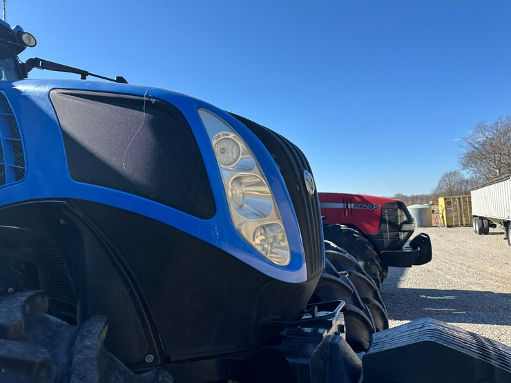 2014-new-holland-t8.330-image-39