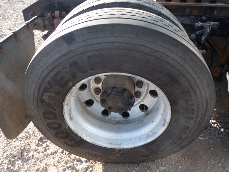 2010-kenworth-t800-image-8