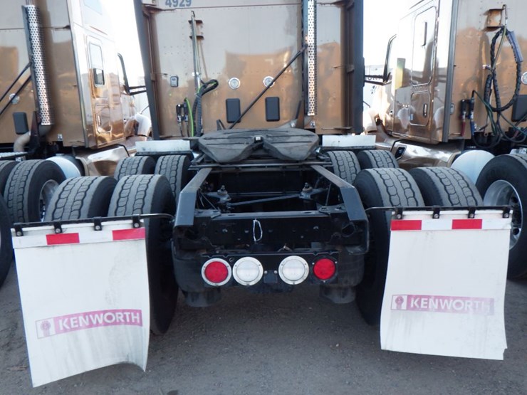 2022-kenworth-t680-image-12