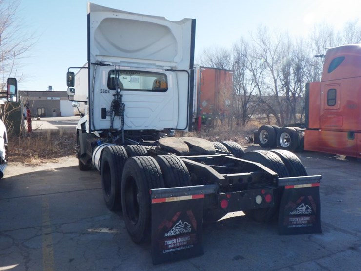 2017-international-prostar-image-11