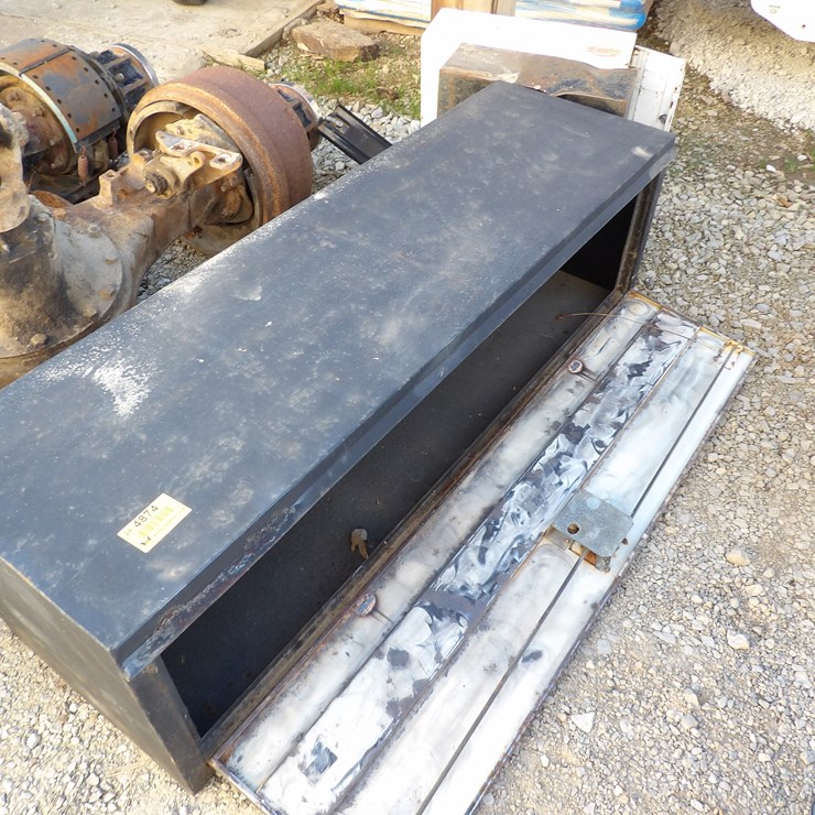 #4874 • ** (1) Toolbox & Cabinets