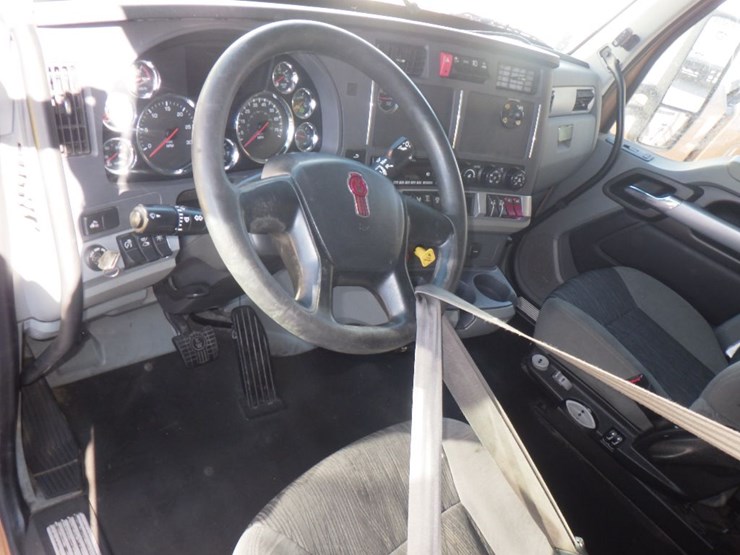 2022-kenworth-t680-image-15