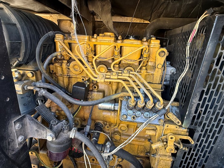 2007-caterpillar-xq20-image-38