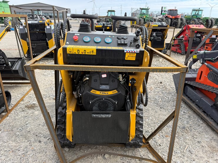 #83-•-unused-agt-mx-crt23-stand-on-tracked-loader-mxcrt232025j00636-inv#-35701-image-7