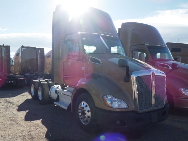 2022-kenworth-t680-image-3