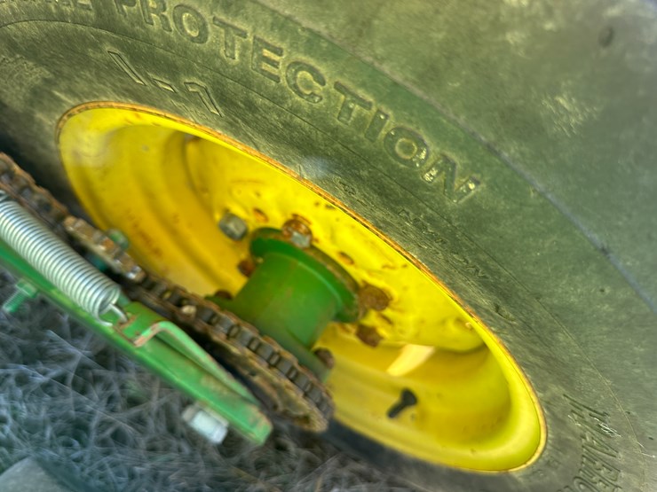 35257-john-deere-12-image-11