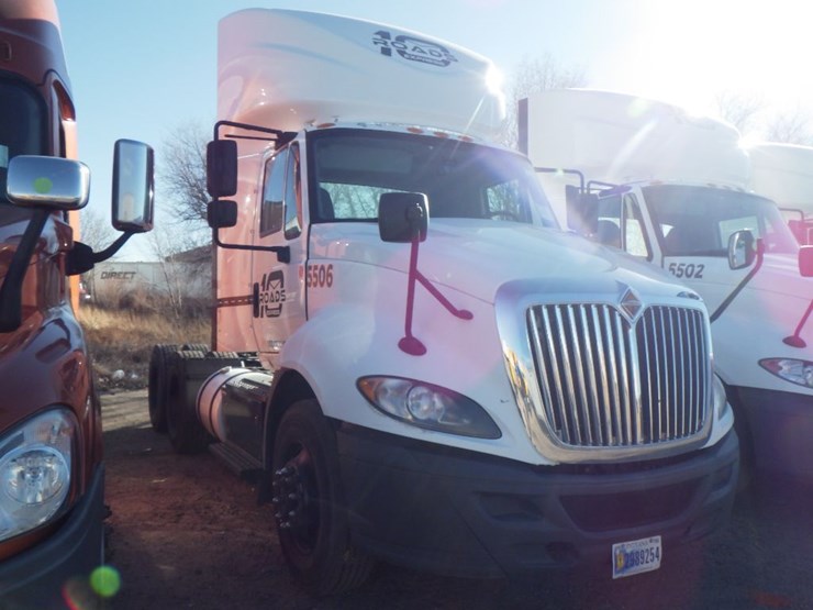 2017-international-prostar-image-3