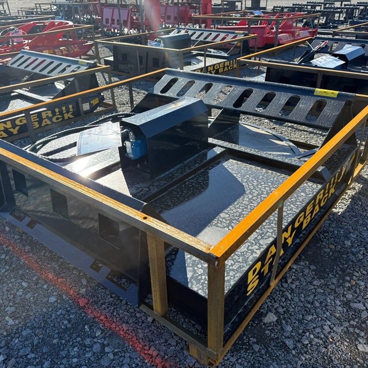 #2038 • Unused Mower King SSRC 6' Skid Steer Brush Cutter SSRC25111505DINV# 35091