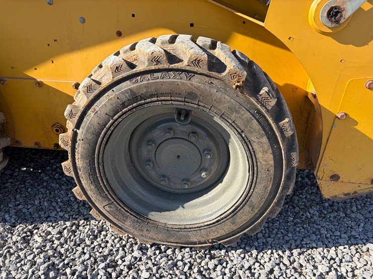 2016-deere-316gr-image-3