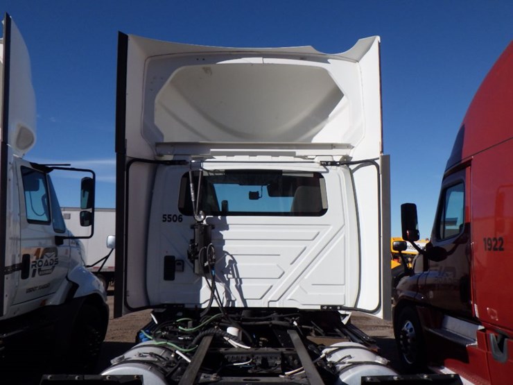 2017-international-prostar-image-11