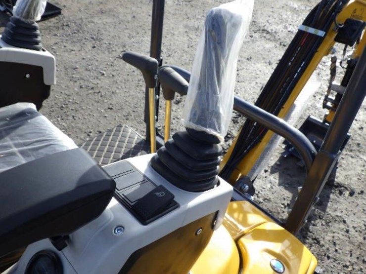 2025-cfg-qk18r-hydraulic-excavator-image-17