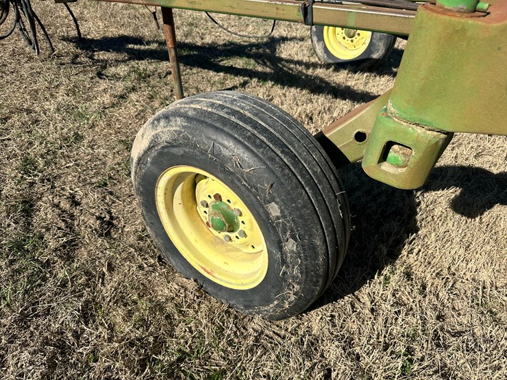 john-deere-27-image-13