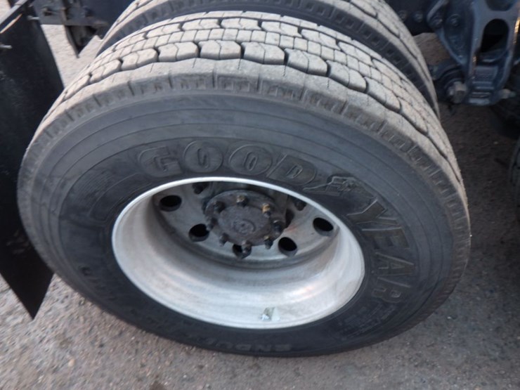 2022-kenworth-t680-image-9