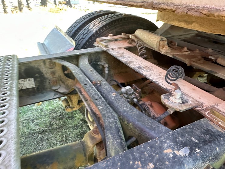 1997-caterpillar-10-image-26