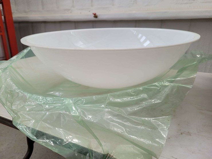 hanging-light-fixture-w/globe-image-5