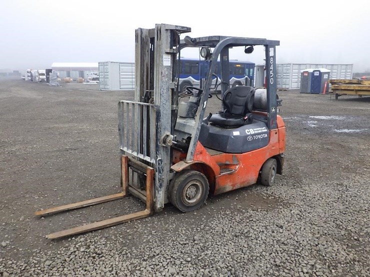 toyota-7fgu18-forklift-image-1