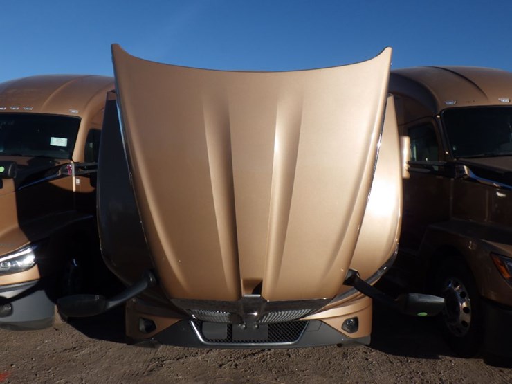 2024-kenworth-t680-image-24