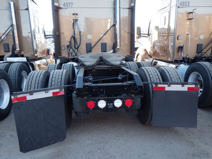 2022-kenworth-t680-image-10