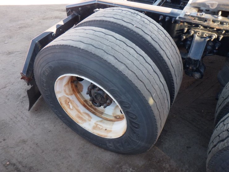 2020-mack-an64t-image-6