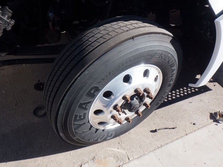 2016-kenworth-t880-image-19