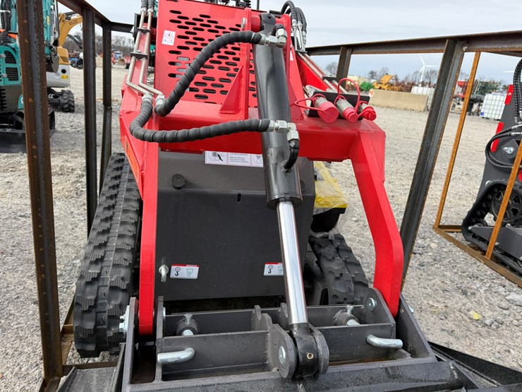 #22788-•-unused-agt-ysrt14-stand-on-tracked-loader-ysrt142025l102468-image-15