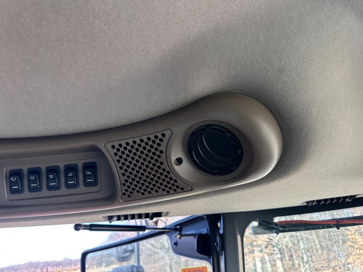 #35797-•-2011-case-7120-combine-image-106