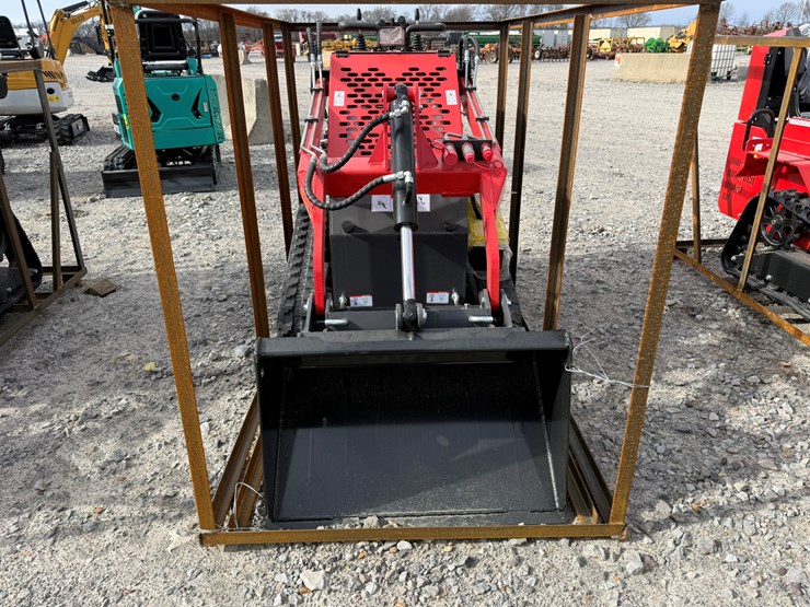 #22787-•-unused-agt-ysrt114-stand-on-tracked-loader-ysrt142025l110321-image-4