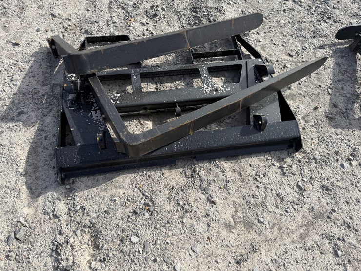 #22779-•-unused-agt-isocpf48-6600-ff-48"-wheel-loader-forks-image-4