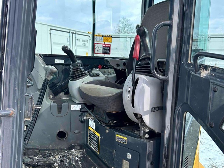 2019-deere-35g-image-20