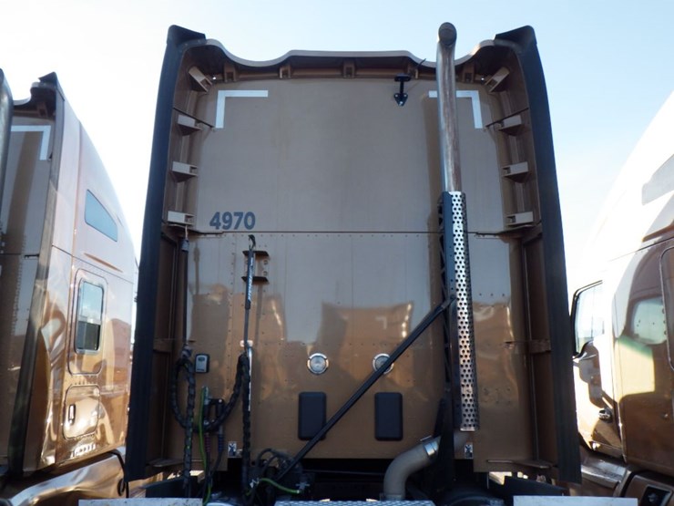 2022-kenworth-t680-image-13