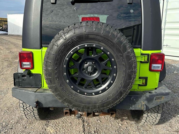 2013-jeep-wrangler-sport-image-10