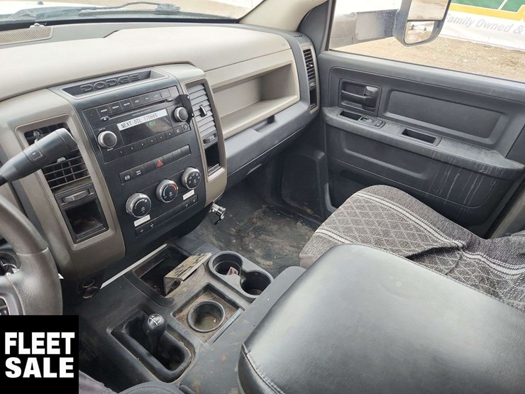 2012-ram-5500-4x4-s/a-service-truck-image-23