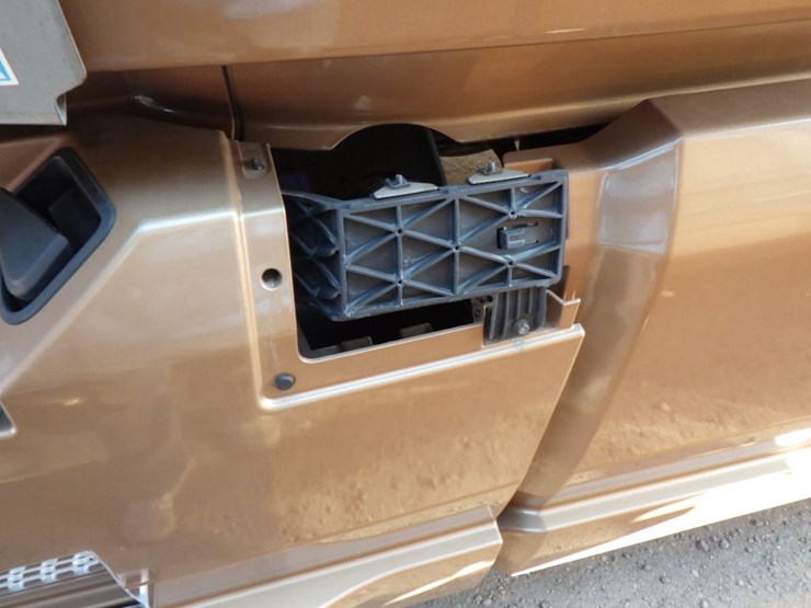 2022-volvo-vnl-760-image-18