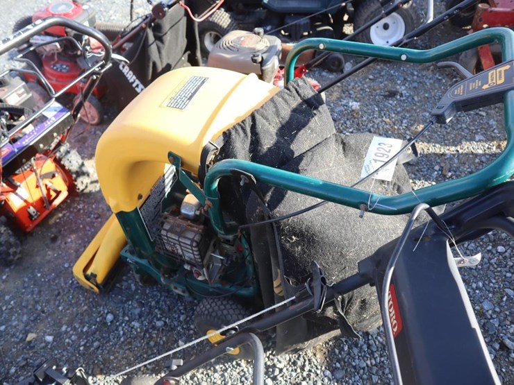 yardman-5.5hp-self-propelled-yard-vacuum-image-5