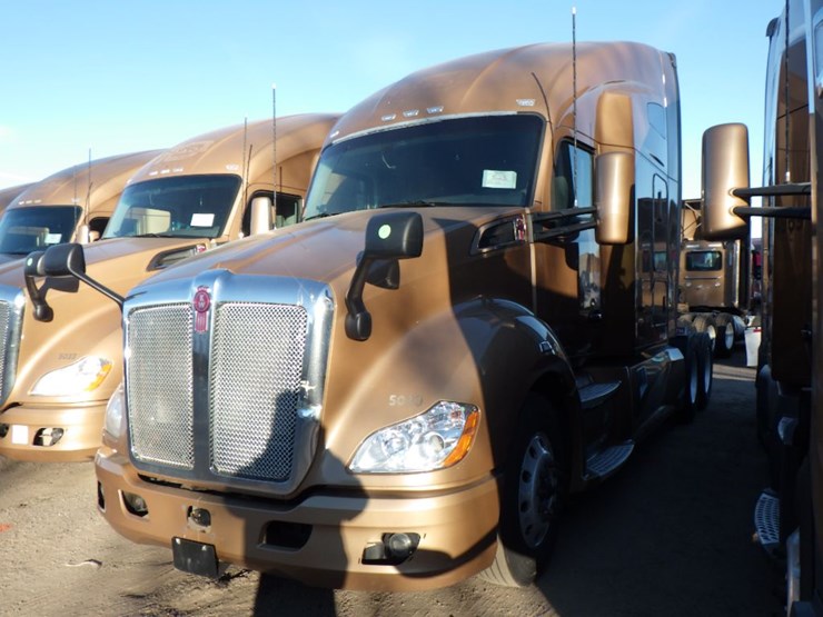 2022-kenworth-t680-image-1