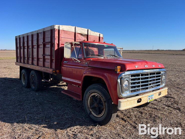 1975-ford-f700-image-3