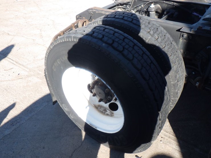 2016-kenworth-t680-image-5