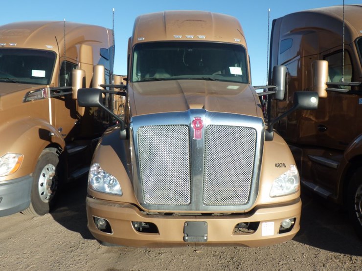2022-kenworth-t680-image-2
