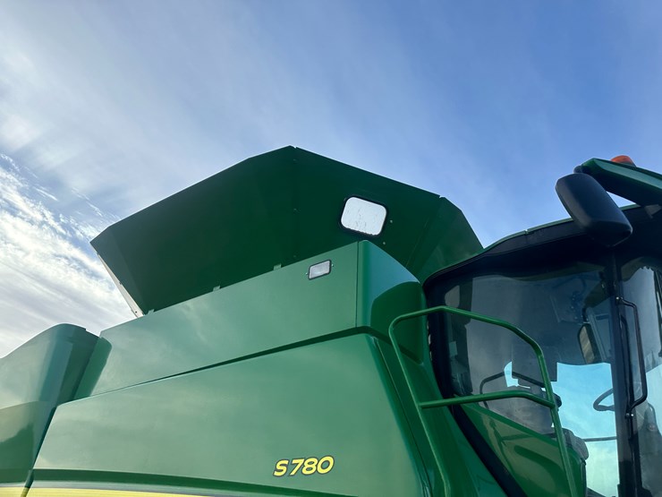 2018-john-deere-s780-image-36