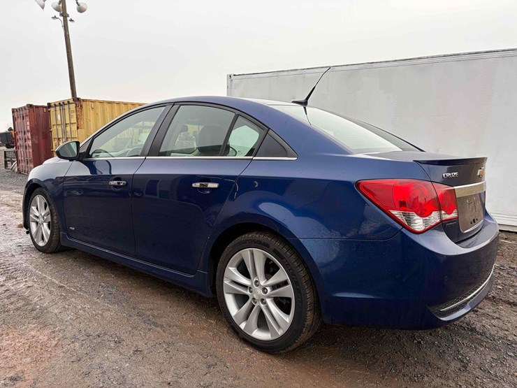 2012-chevrolet-cruze-rs-image-5