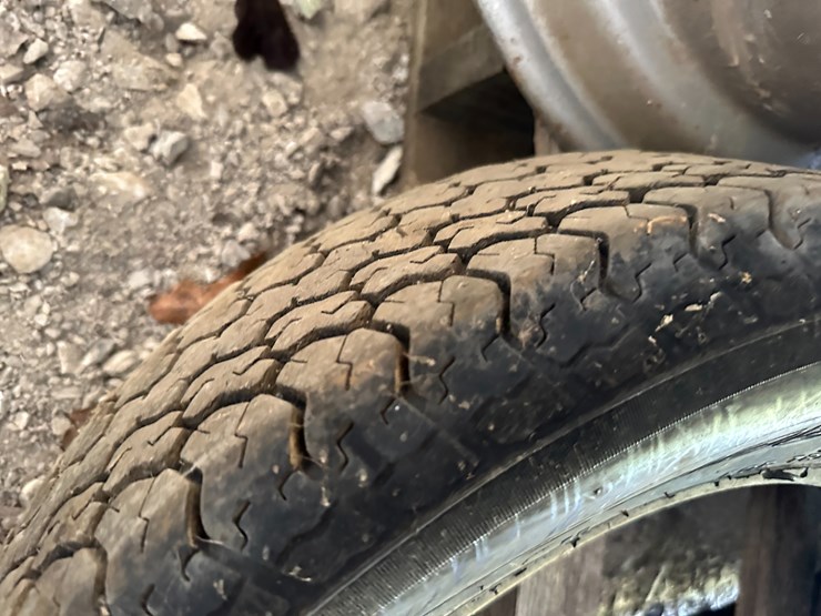 #35879-•-lot-of-(5)-tires-&-(3)-rims-image-6