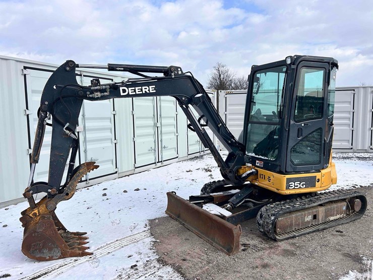 2019-deere-35g-image-1