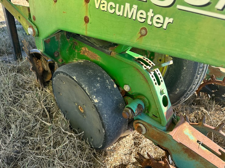 35257-john-deere-12-image-33