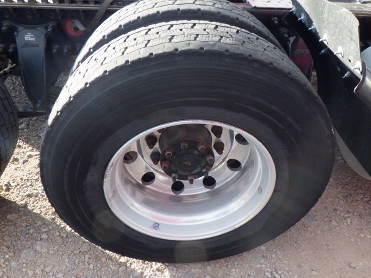 2018-freightliner-cascadia-113-image-4