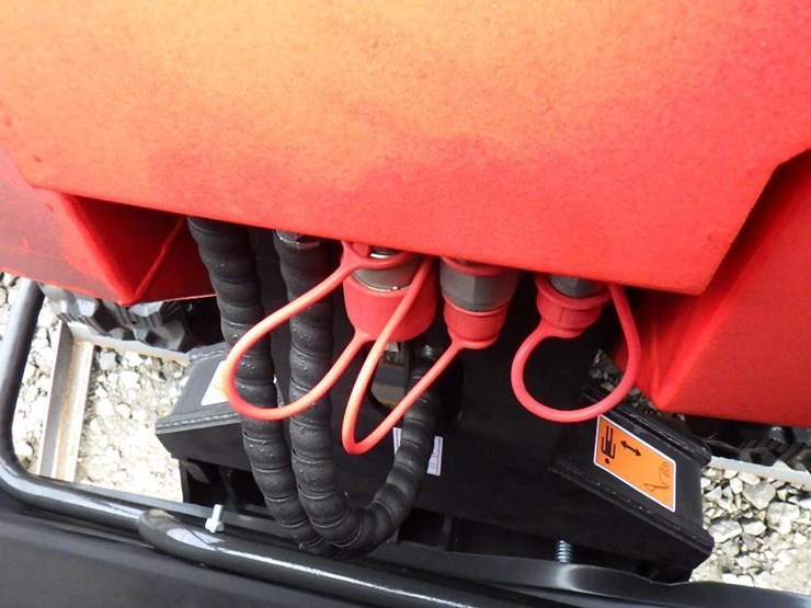 2025-agt-sda-140t-skid-steer-tracked-loader-image-5