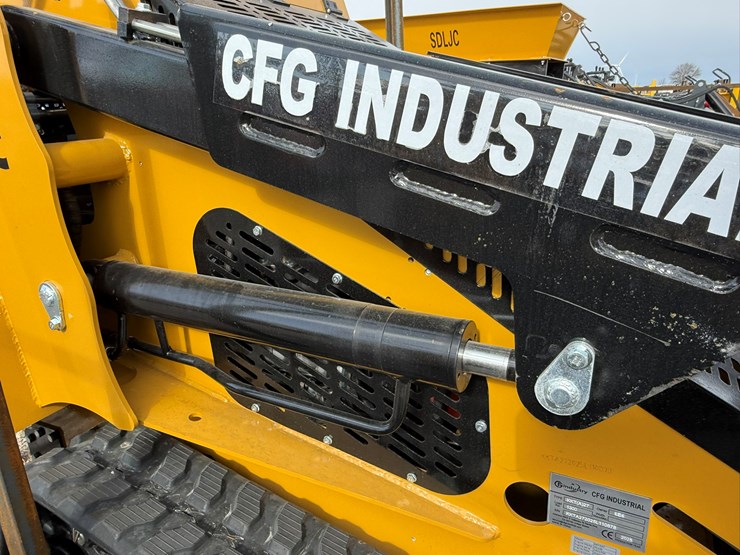 #77-•-unused-cfg-kkta27-stand-on-tracked-loader-kkta272025l110878-inv#-35713-image-20