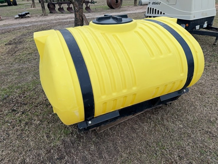 400-gallon-elliptical-tank-with-metal-straps-￼-image-3