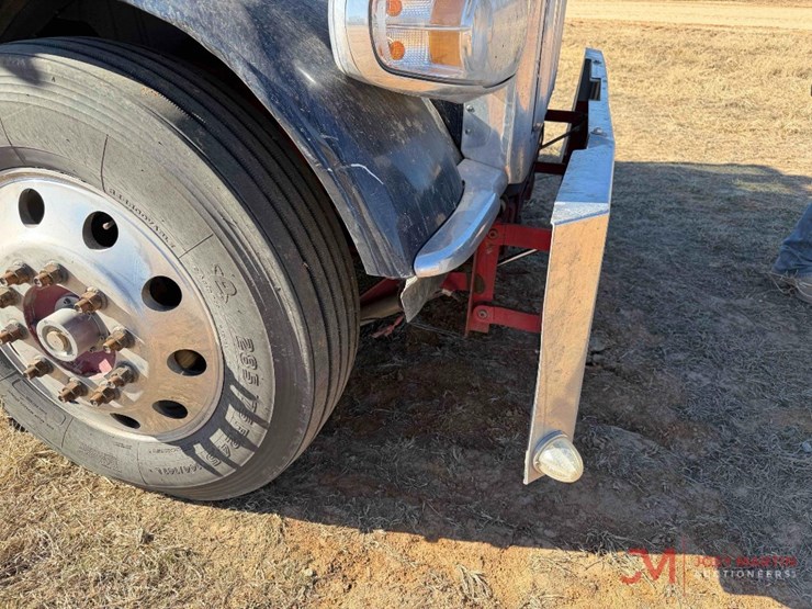 2021-peterbilt-389-image-15