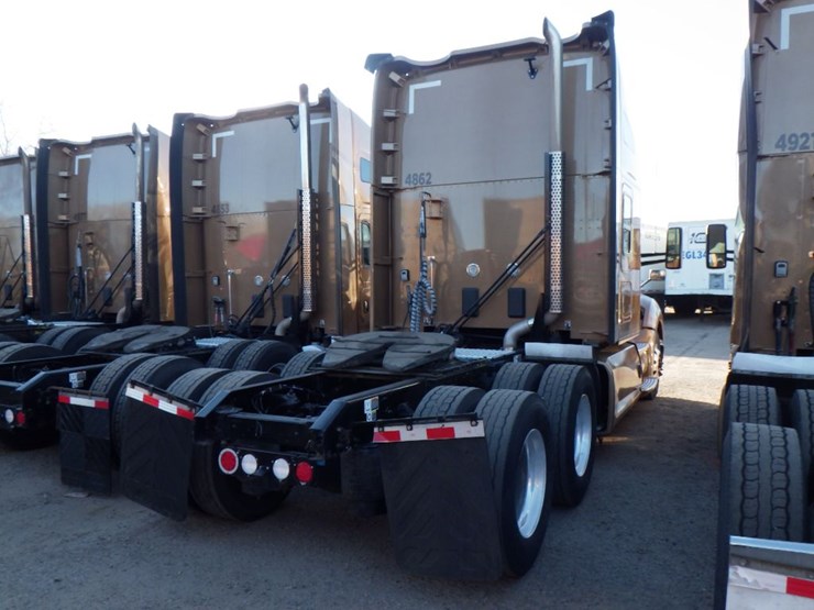 2022-kenworth-t680-image-12